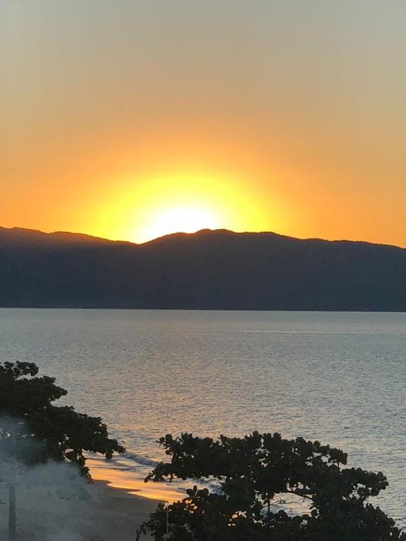 Terraço com piscina privativa da Cobertura Frente ao Mar