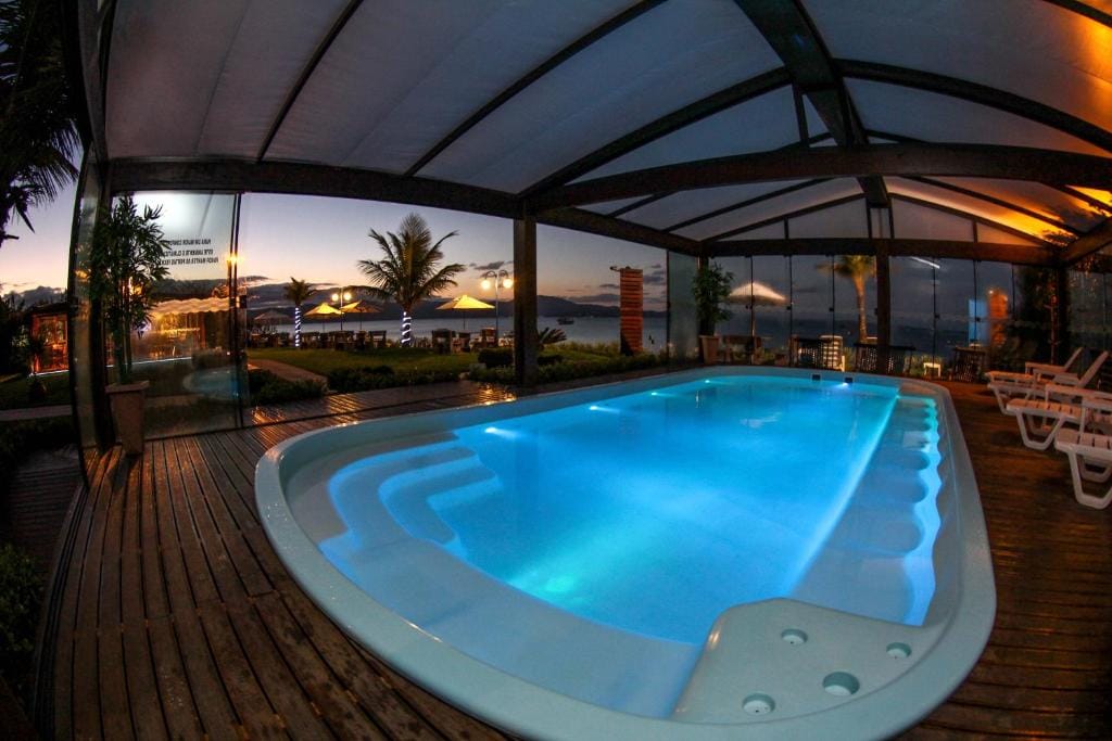 Piscina aquecida do Hotel Sete Ilhas