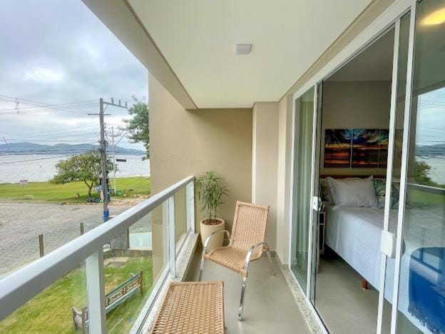 Quarto moderno e confortável do Costa Solar Lagoa