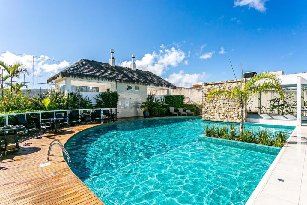 Malibu Resort Club no Campeche com piscinas e área de lazer